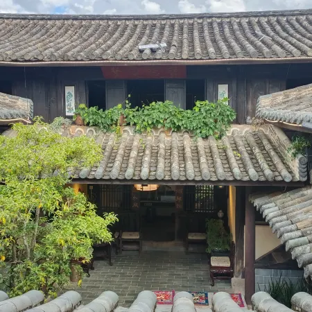 Tonghai ancient Cartyard Hotel