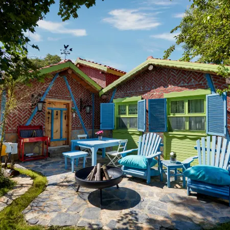 Dachas Cove Hotel