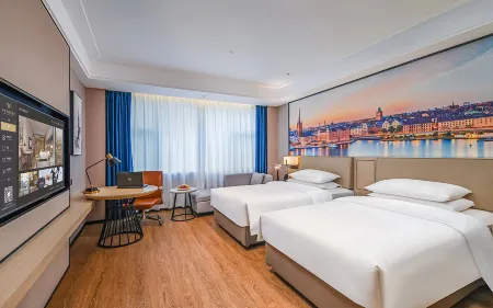 Vienna International Hotel (Yichun Wanzai Shop) Отели рядом с достопримечательностью «Wanzai Ancient City»