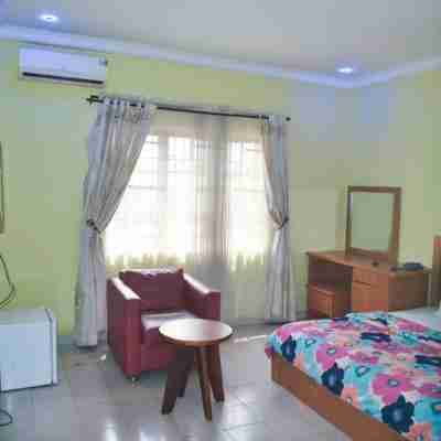 Specs Suites Others