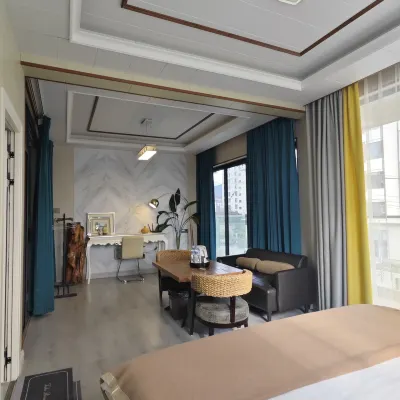 Yulong Narongju Inn (Lijiang High-speed Railway Station) Hotels near Lijiang Railway Station