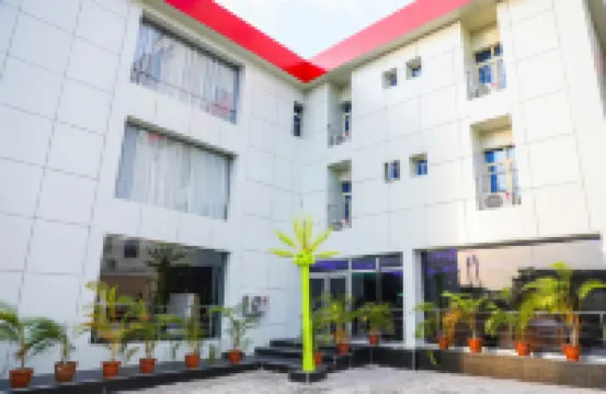 Adolak International Hotel Hôtels à : 