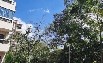 Anning Ruibao Tangquan Resort Hotel