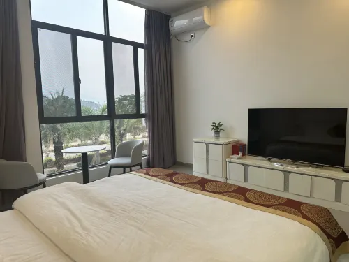 Fuxian Lake Laohuang Fish Restaurant and Accommodation - Beach