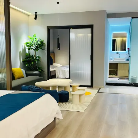 Wochao Hotel (Huangguoshu Scenic Area Branch)
