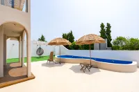 Mediterranean Romantic Seaview Holiday Guesthouse by the Blue Shore (Xinghai Square Branch)