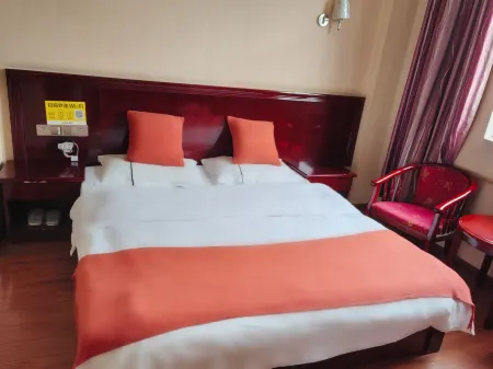 Yongsheng Jinrui Business Hotel Отели в г. Юншэн