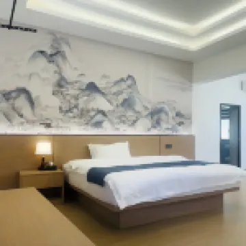 壩盤瀾湖驛舍（安龍萬峯湖鎮店）