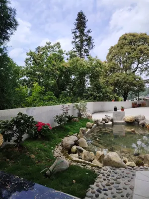 Longgong Guoyang Farmhouse Hotels near Loong Palace