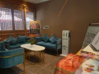 Danxia Gate Courtyard Hotel