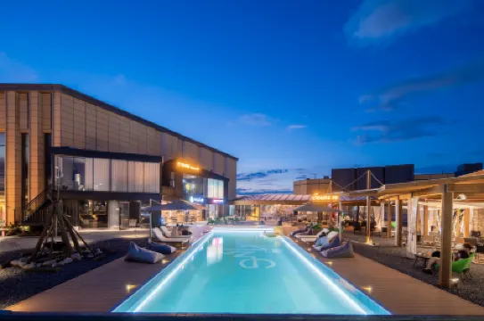 King13 Nest Hotel Отели рядом с достопримечательностью «Vanguard (Xi'an Taihua Road Shop)»