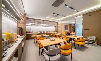 Jiyu Esports Hotel (Shanghai Hongqiao Airport Qishen Road Branch)