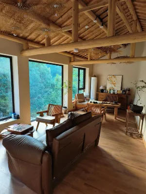 Cloud-Veiled Mountain Realm Retreat, Lishui Songyang