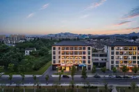 Tianchen Hotel - parking