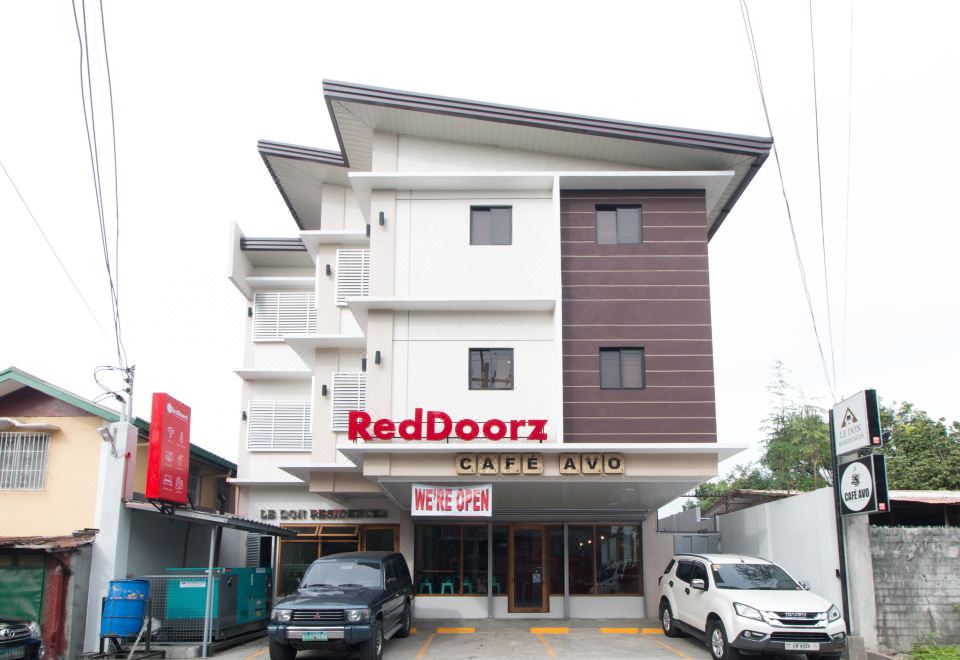 5. RedDoorz..