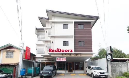 RedDoorz Plus @ Diola Villamonte Bacolod Hotel di Murcia