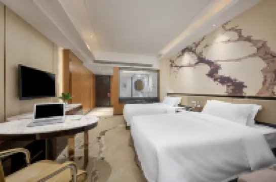 Yilong Yicheng International Hotel (Baiyun Station Jiangnan Market) Hotels near Pengjiamu Park (Southwest Gate)