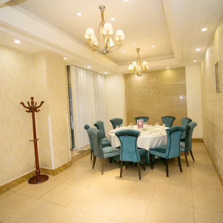 Pingdingshan Runzeyuan Shenma Hotel
