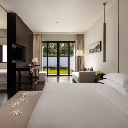 Banyan Tree Huangshan