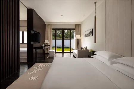 Banyan Tree Huangshan