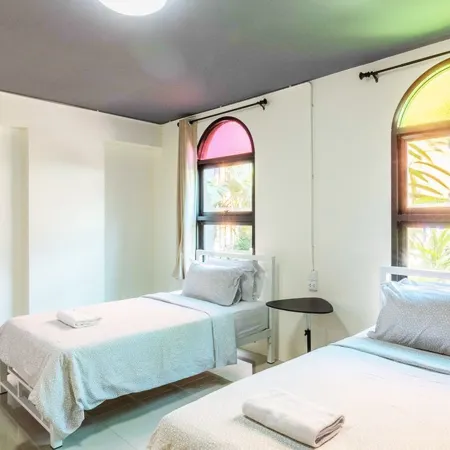 Baansuanprannok Hotel Отели рядом с достопримечательностью «Ват Бангкхуннон»