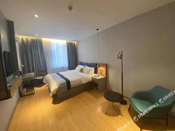 Jiatai Chain Business Hotel (Yingkou Railway Station Store)