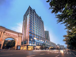 Chonpines Hotel (Leshan Giant Buddha)