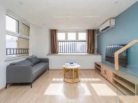 青岛四季空间公寓酒店 - LOFT高级大床房