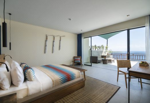 2. 아디와나 와르나..