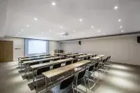 Homeinn Plus Hotel (Dongying Financial Port)