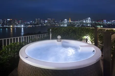 Hilton Tokyo Odaiba Отели рядом со станцией Осаки