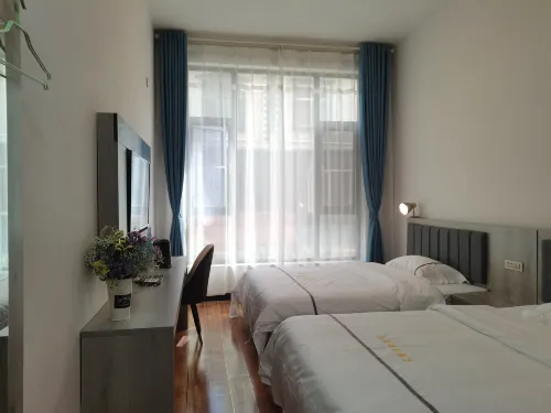 Fuxian Lake Yaxuan Homestay - Bungalows