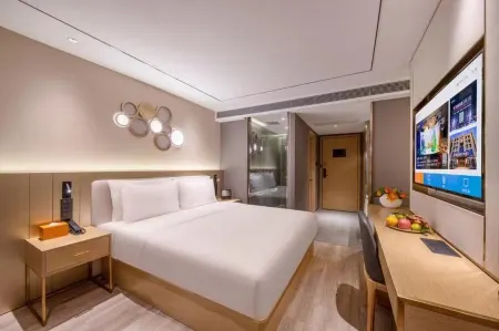 Orange Hotel Shenzhen Longhua subway station