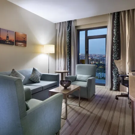 Dosso Dossi Hotels & SPA Golden Horn Отели рядом с достопримечательностью «Университет Bilgi»