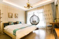 Baike Business Apartment (Ganjingzi South China Plaza Branch)