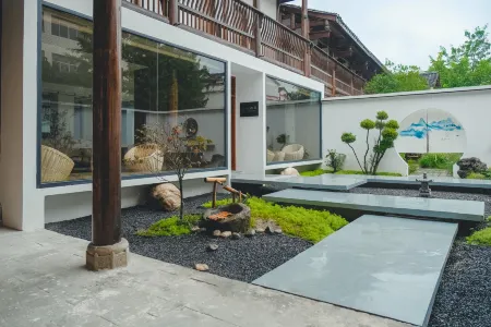 Qingxishan and Homestay Отели рядом с достопримечательностью «Qingxi Ancient City»