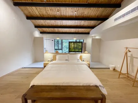 Xinchang Ma Fanglanshan Homestay Отели рядом с достопримечательностью «Qianzhang Canyon»