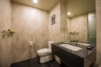 Hotel Parami - Parvekkeita
