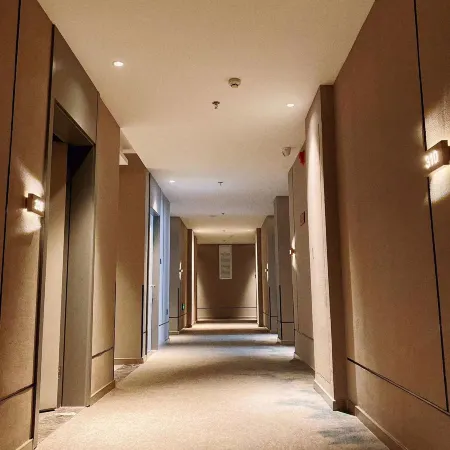 Homeinn Selected Hotel (Chifeng Railway Station Songshan Wanda Plaza)