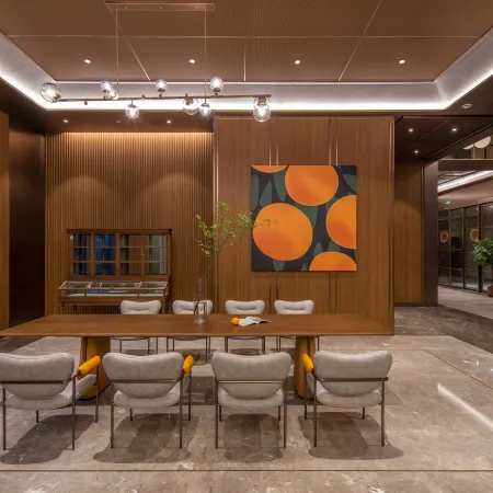 Orange Hotel (Zhengzhou East Railway Station Jinshui Road Branch) Отели рядом с достопримечательностью «Школа Чуньхуа, Новый район, Цуэндун»