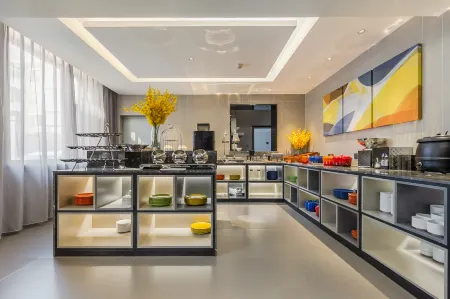 Elong Wanguo Hotel (Jinzhou Railway Station Shanghai Road) Отели рядом с достопримечательностью «Liaoning University of Technology»