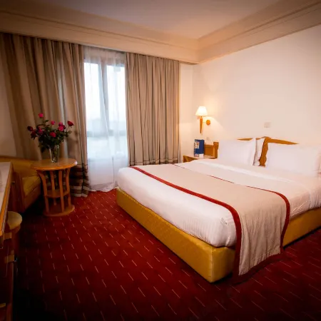 Golden Tulip El Mechtel