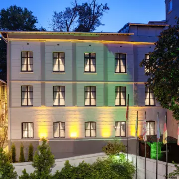 ELEMENT GARDEN โรงแรมใกล้จัตุรัส Cihangir Square