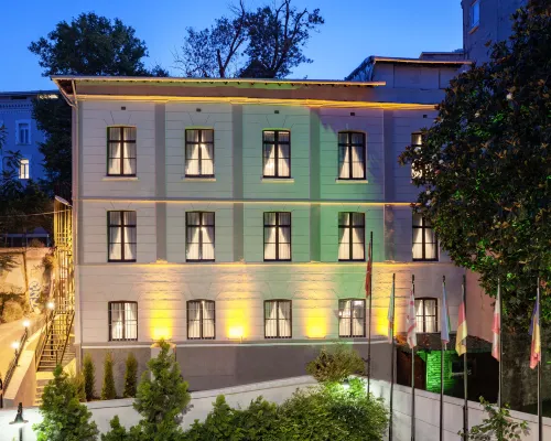 ELEMENT GARDEN Hotels near Cihangir Square