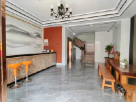 Yikesi Apartment