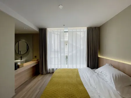 Shenzhen Maoxiang Hotel (Wutongshan Scenic Area)