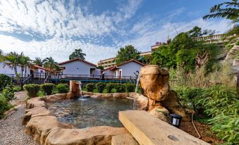 Xuwen Yushuiwan Hot Spring Hotel