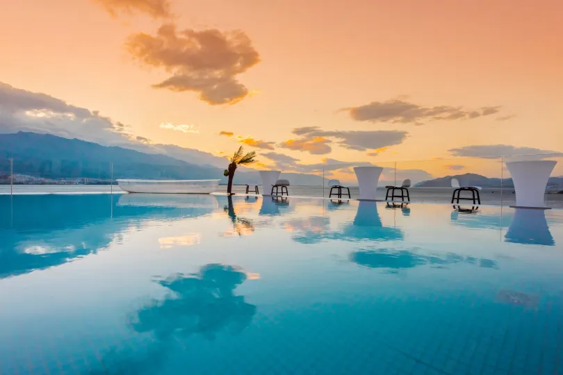 Beautiful crown Sea View Resort (Erhai flagship)