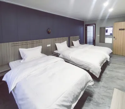 Mengzhou Longfeng Hotel