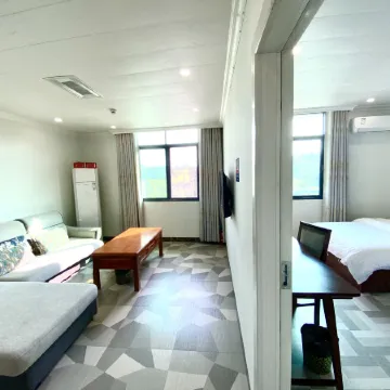 Xunwu South Bridge Business Hotel